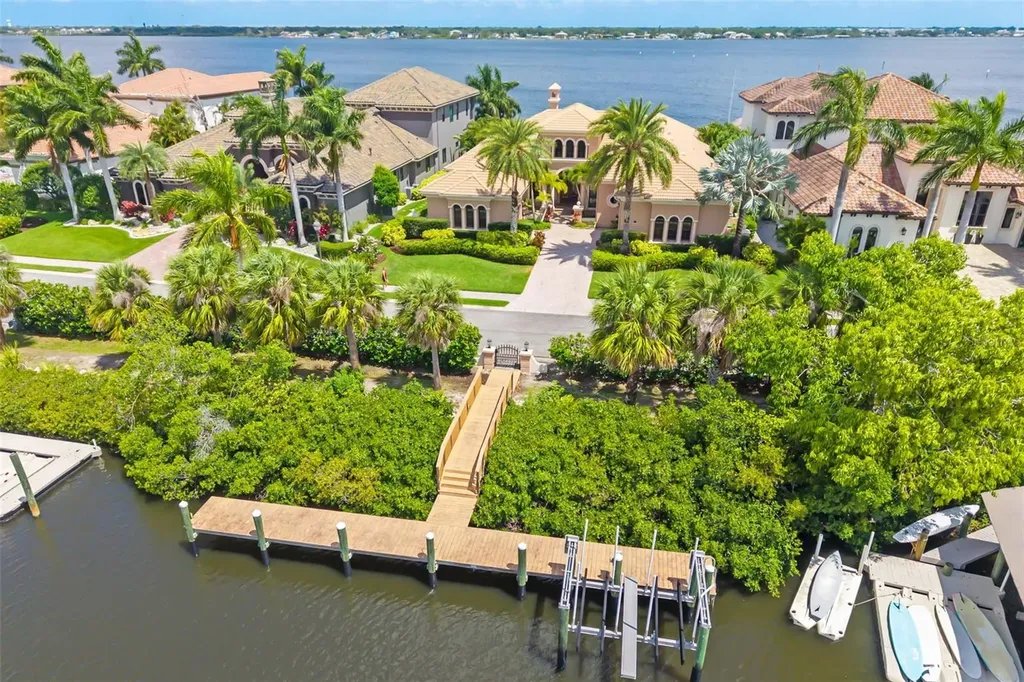 4015 Hawk Island Drive Bradenton FL 34208