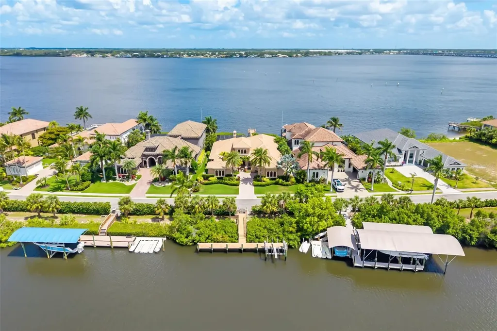 4015 Hawk Island Drive Bradenton FL 34208