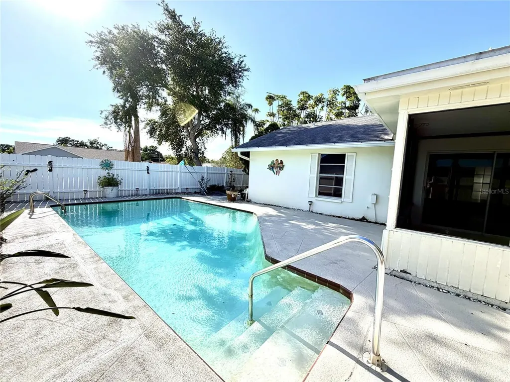8212 101st Court Seminole FL 33777