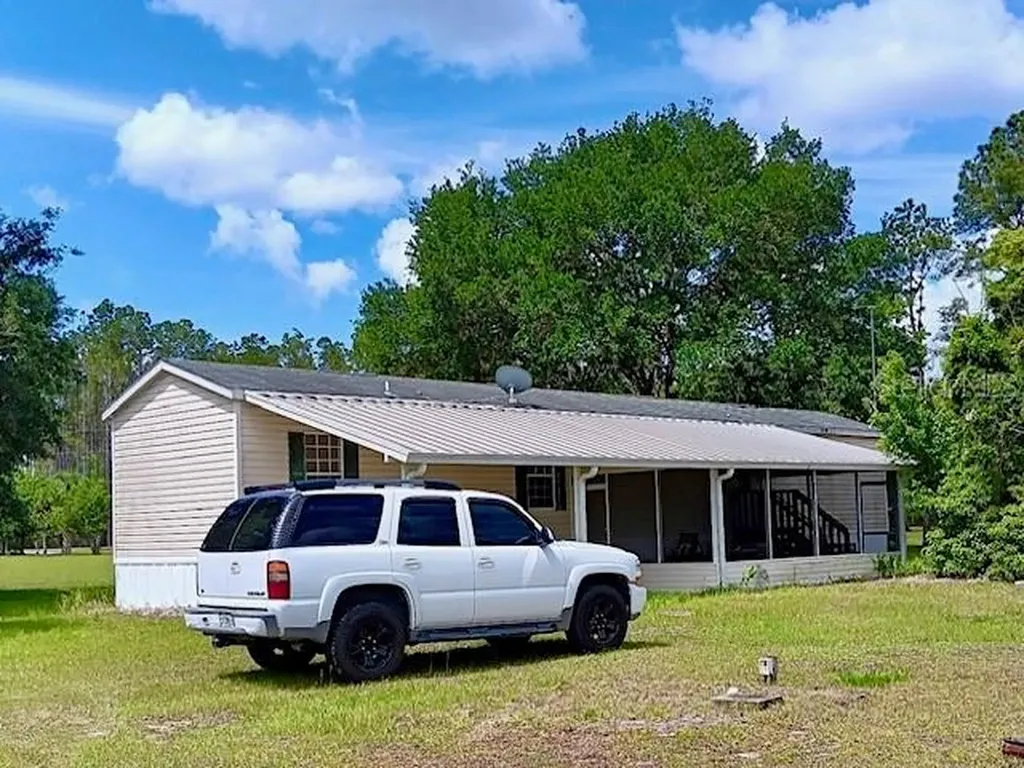 17749 SE 156th Place Road Weirsdale FL 32195