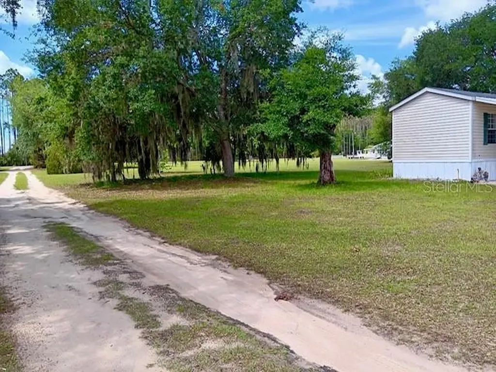 17749 SE 156th Place Road Weirsdale FL 32195