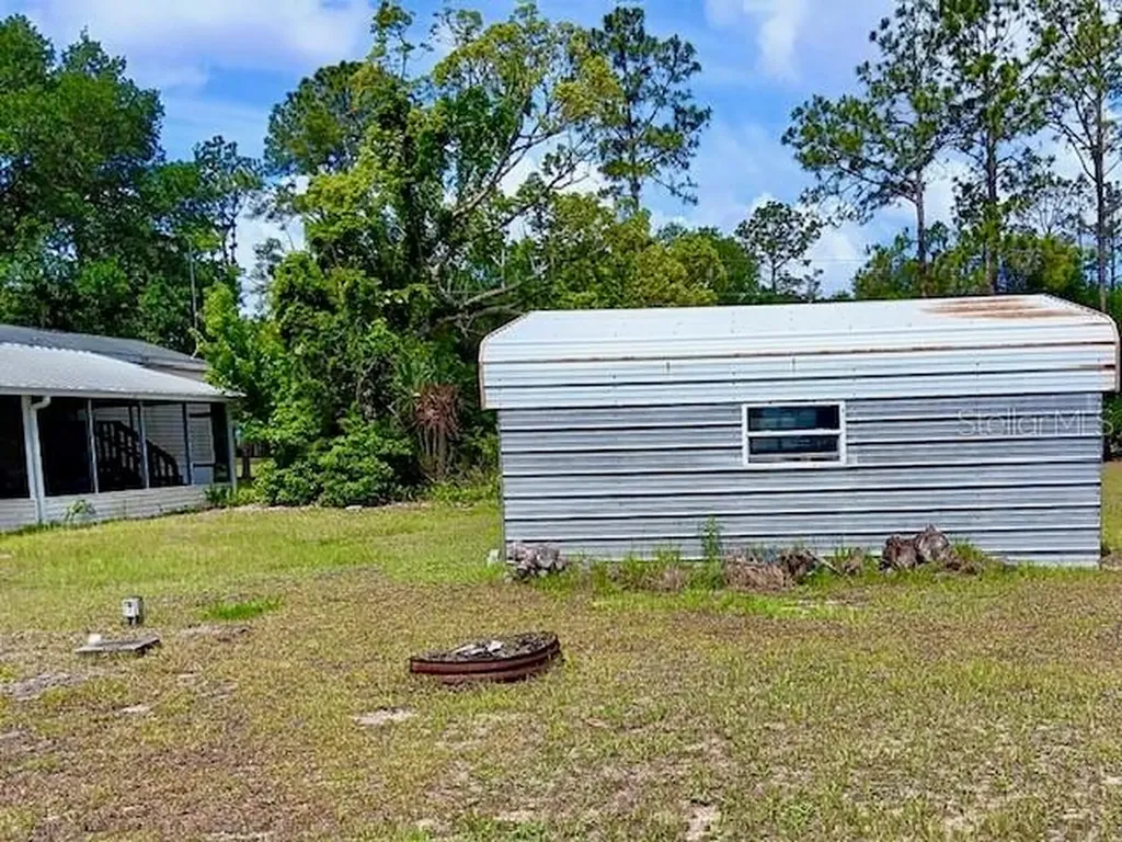 17749 SE 156th Place Road Weirsdale FL 32195