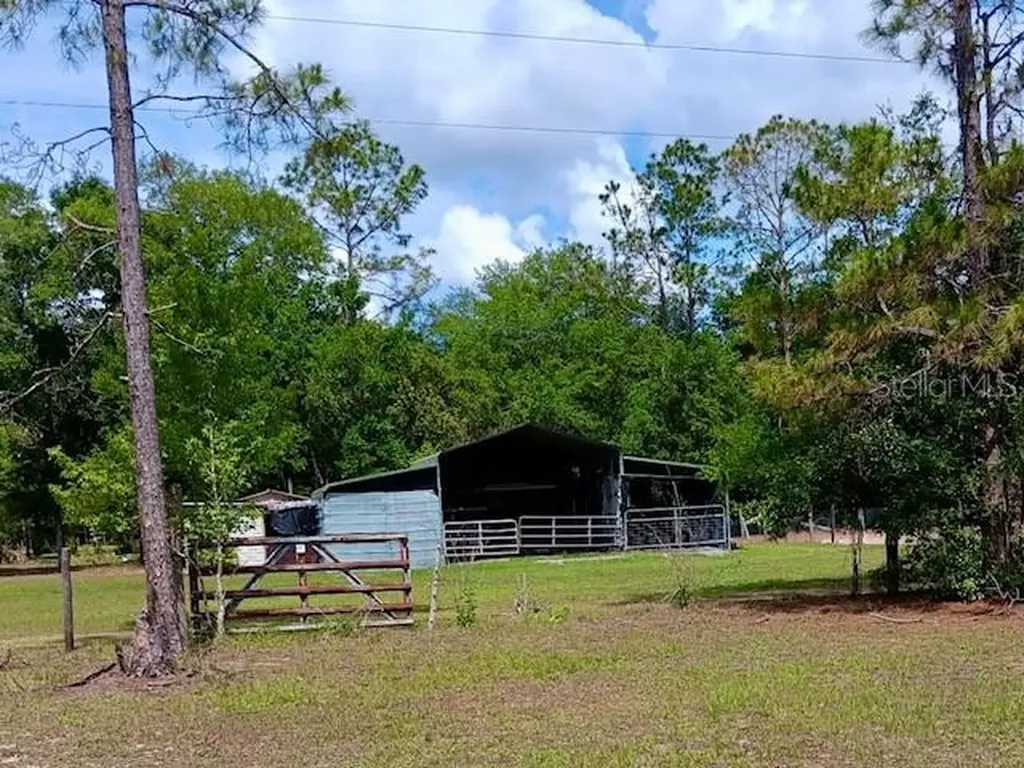 17749 SE 156th Place Road Weirsdale FL 32195