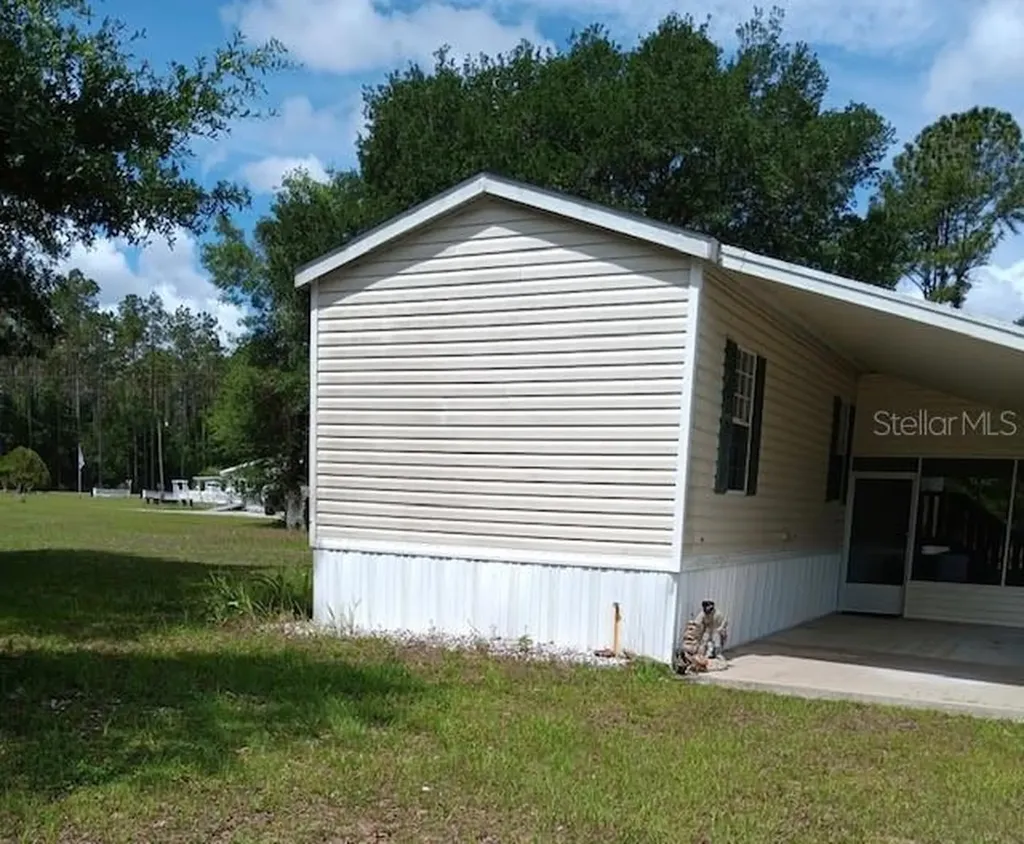 17749 SE 156th Place Road Weirsdale FL 32195