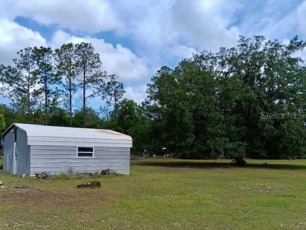 17749 SE 156th Place Road Weirsdale FL 32195