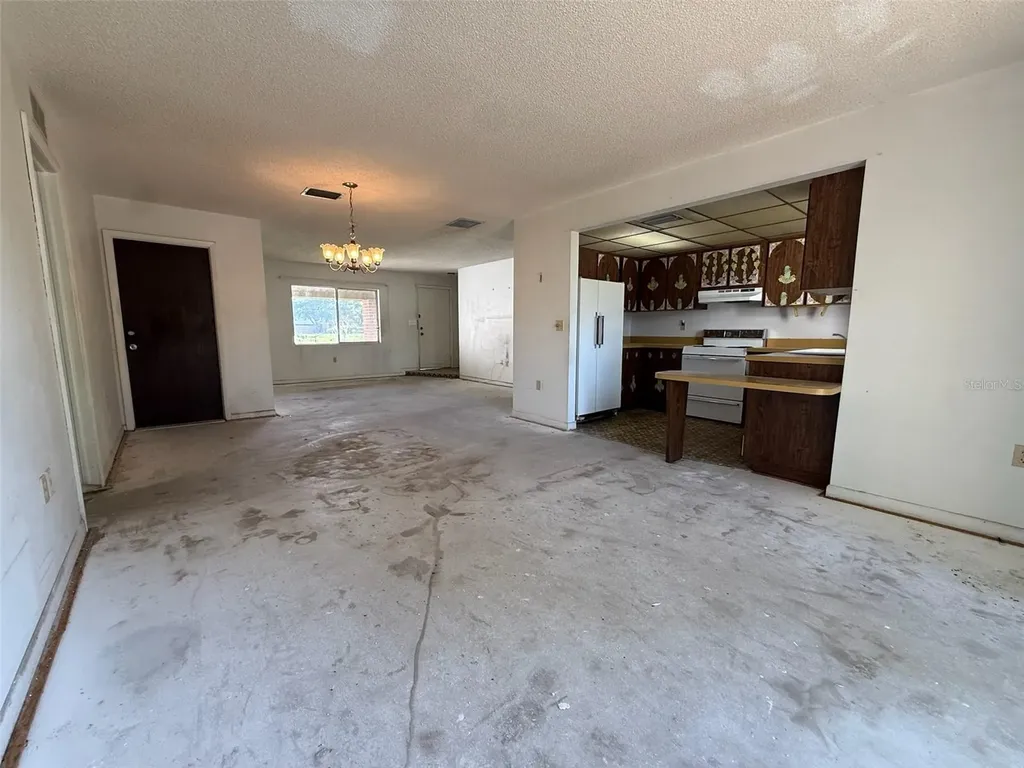 7026 68th Avenue N Pinellas Park FL 33781