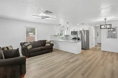 1782 Maryland Avenue NE St Petersburg FL 33703