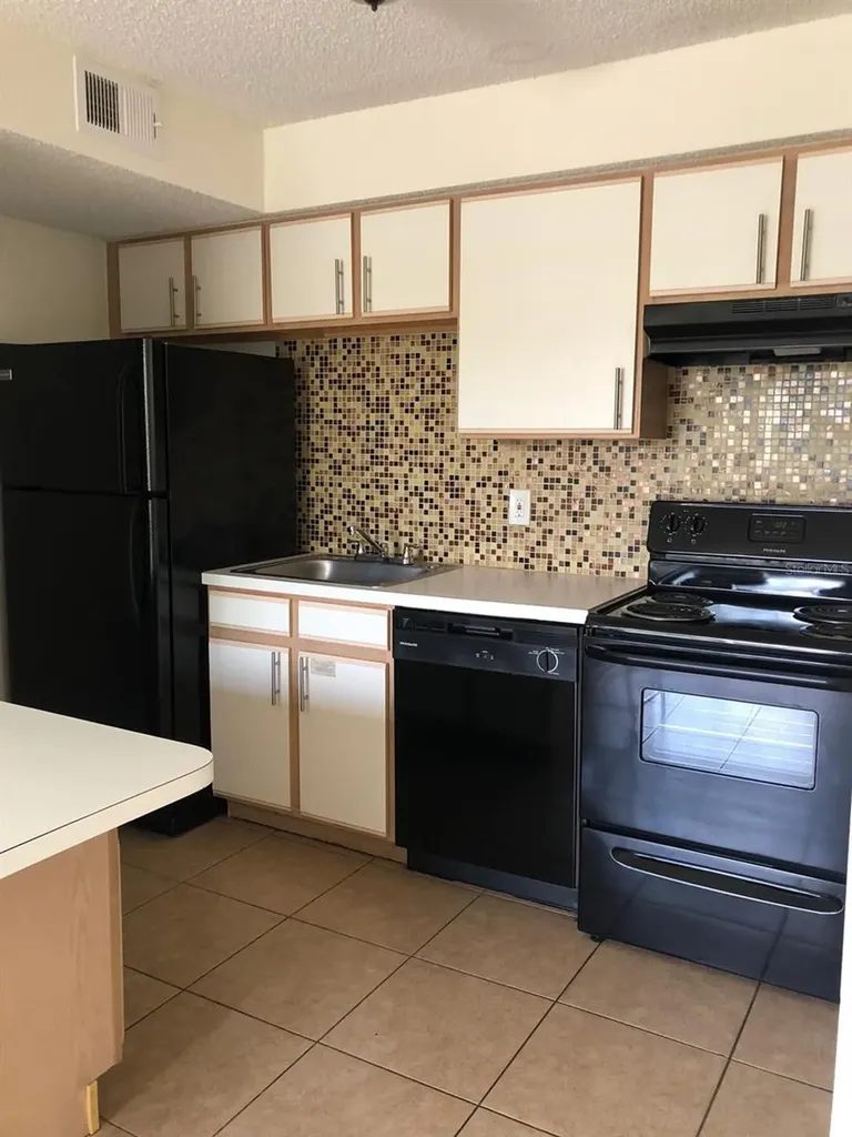 2207 Antigua Place Kissimmee FL 34741