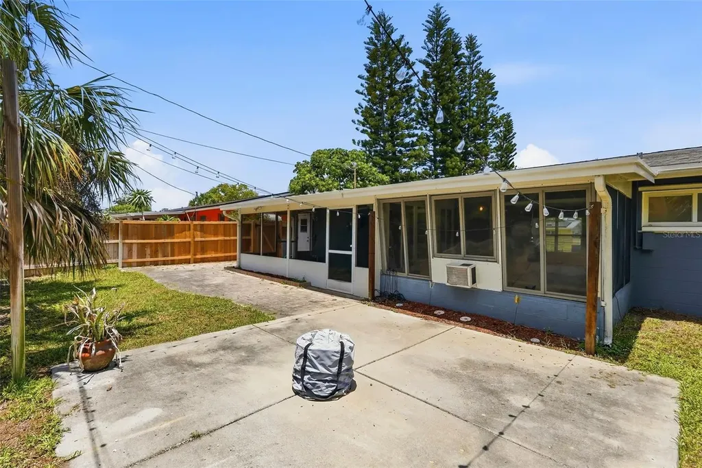 11626 75th Avenue Seminole FL 33772