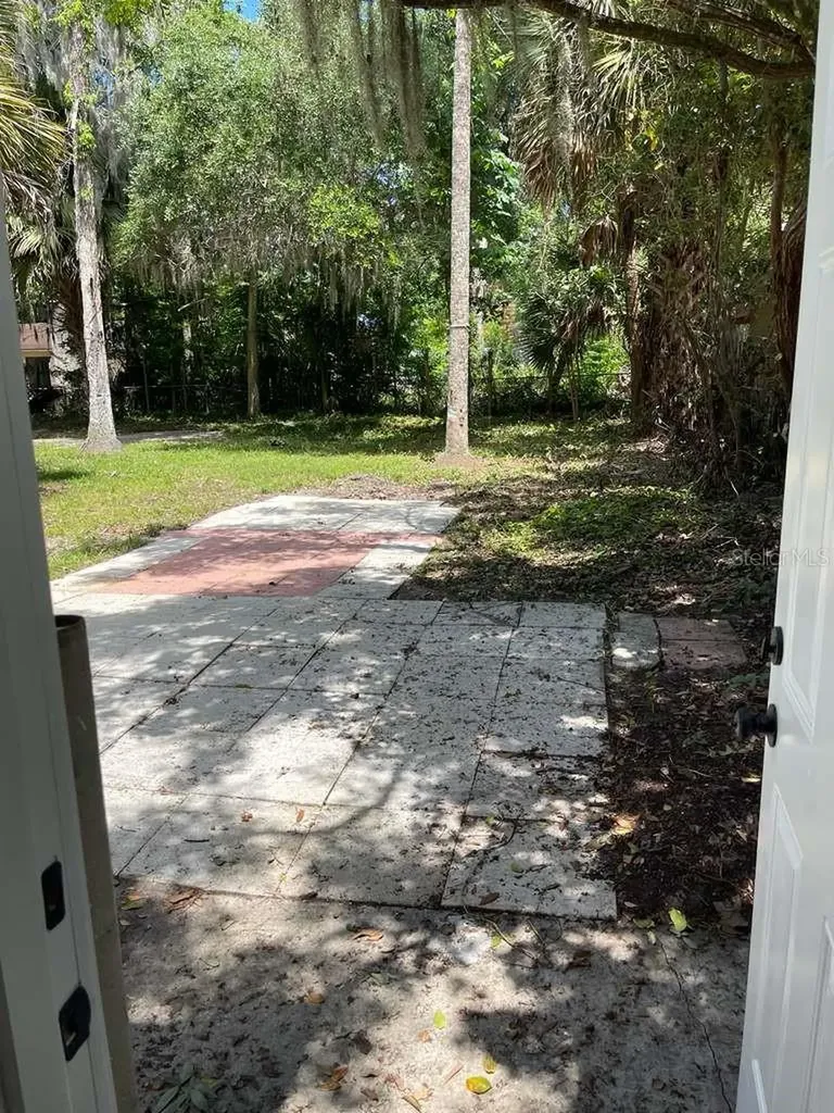 1139 Woodside Drive Daytona Beach FL 32117