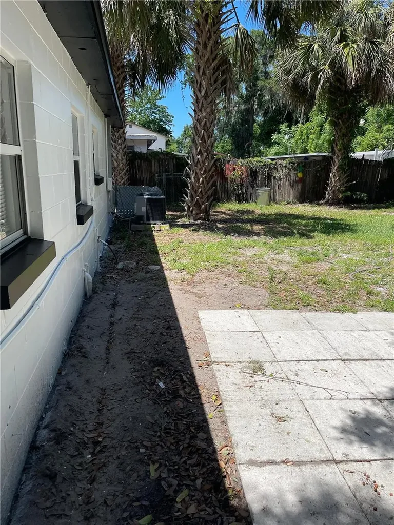 1139 Woodside Drive Daytona Beach FL 32117