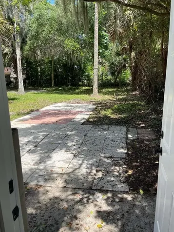 1139 Woodside Drive Daytona Beach FL 32117