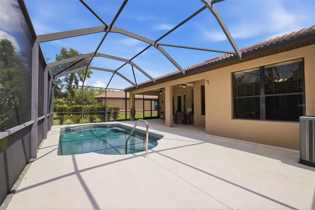 107 Silver Falls Dr Drive Apollo Beach FL 33572
