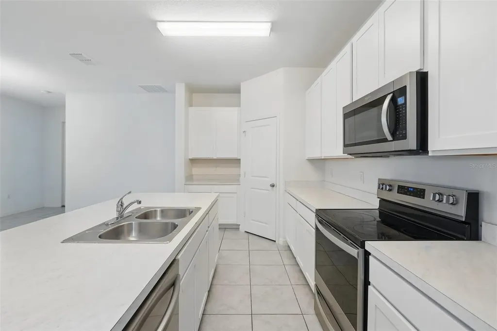1187 Papaya Circle Davenport FL 33897