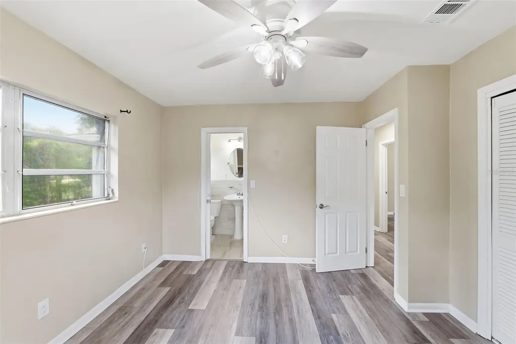 7815 Pine Hill Drive Tampa FL 33617