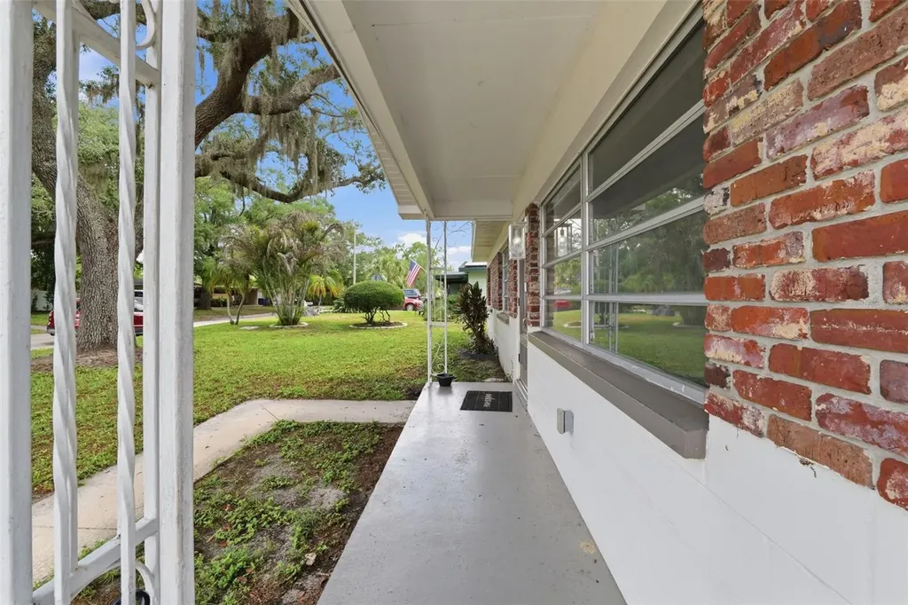 7815 Pine Hill Drive Tampa FL 33617