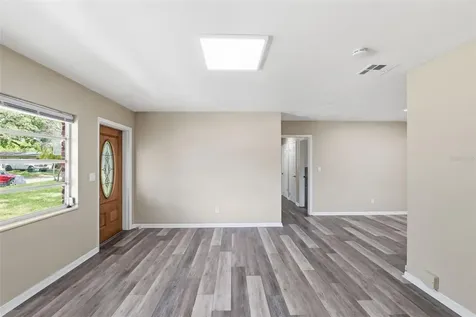 7815 Pine Hill Drive Tampa FL 33617