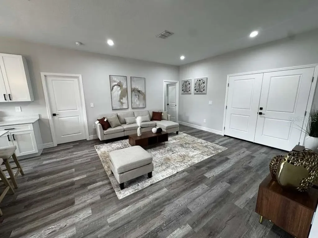 300 Caspian Tern Avenue Sebring FL 33870