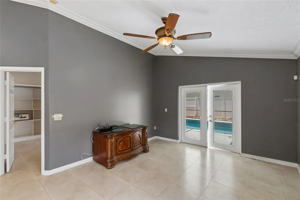 1008 Old Barn Road Orlando FL 32825