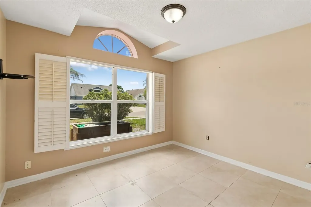 1008 Old Barn Road Orlando FL 32825