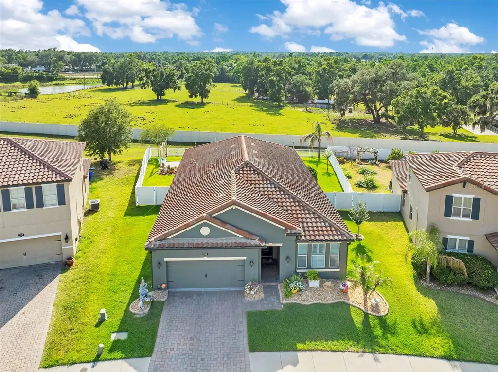 2265 Bella Luna Circle Lakeland FL 33810