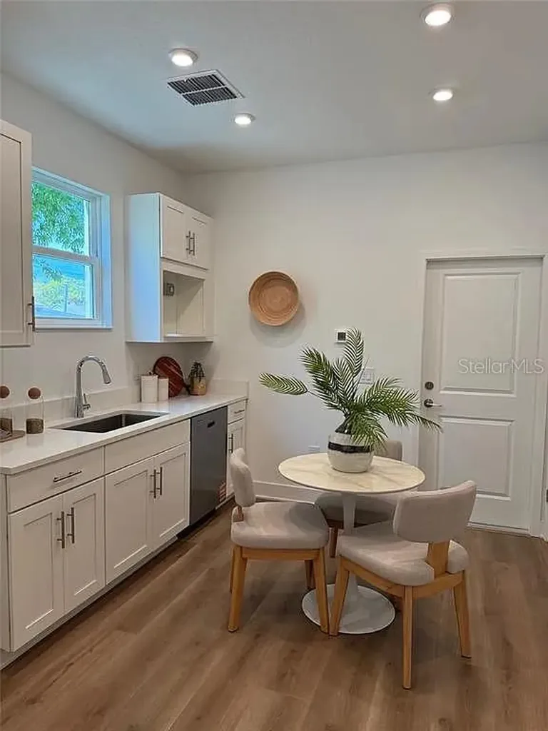 1541 W La Salle Street Tampa FL 33607