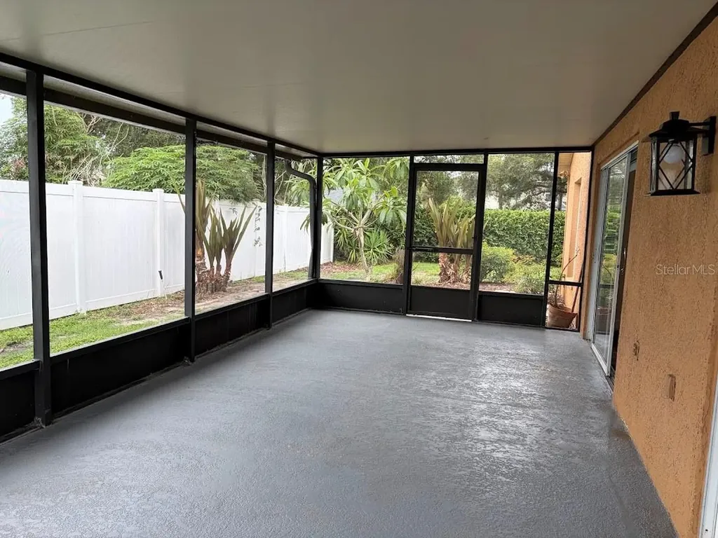 11516 Whispering Hollow Drive Tampa FL 33635