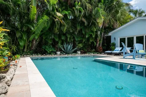 242 Gladiolus Street Anna Maria FL 34216