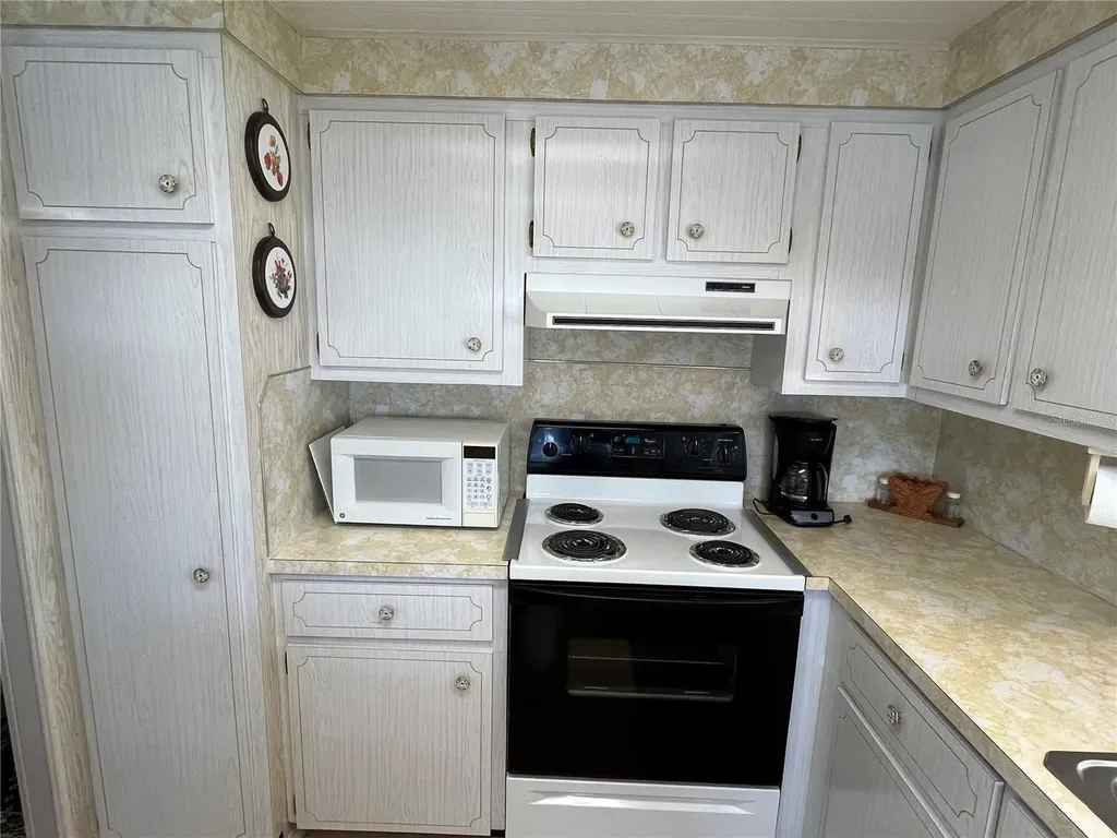 824 Trento Venice FL 34285