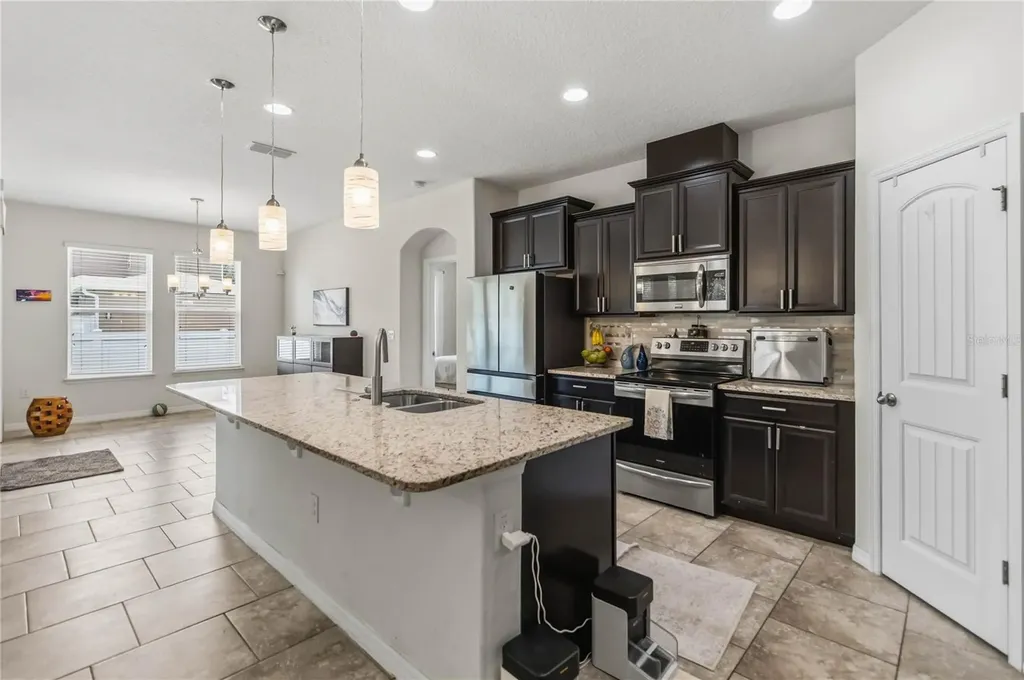 2015 Beacon Landing Circle Orlando FL 32824