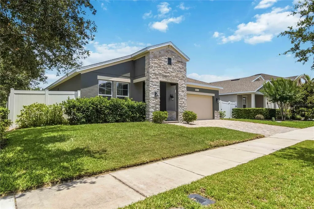 2015 Beacon Landing Circle Orlando FL 32824