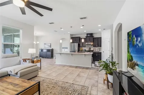 2015 Beacon Landing Circle Orlando FL 32824