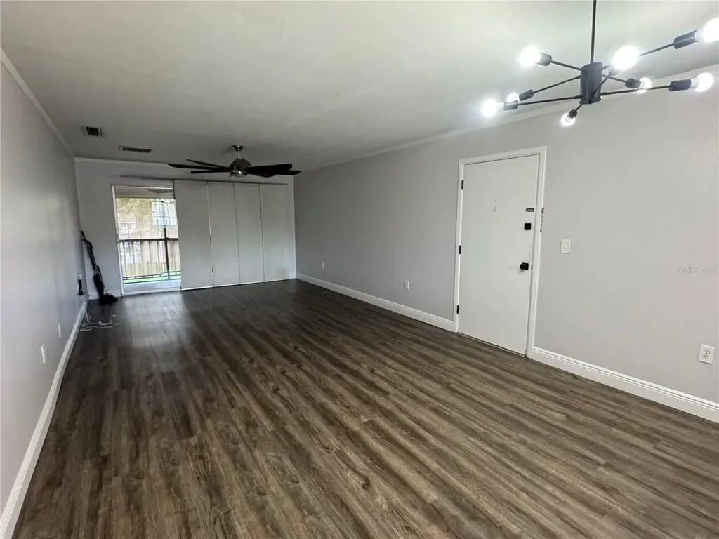 8601 Huron Court Tampa FL 33614
