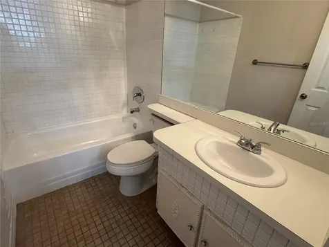 8601 Huron Court Tampa FL 33614