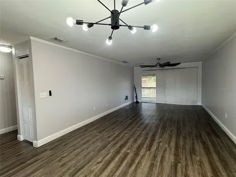 8601 Huron Court Tampa FL 33614