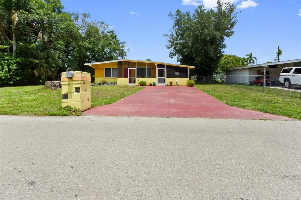 3741 Bell Street Fort Myers FL 33916