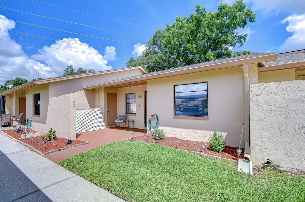 38235 Boxwood Drive Zephyrhills FL 33542