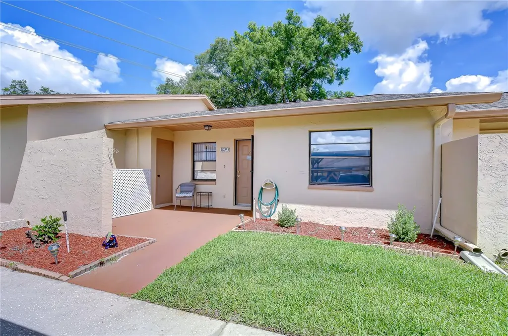 38235 Boxwood Drive Zephyrhills FL 33542