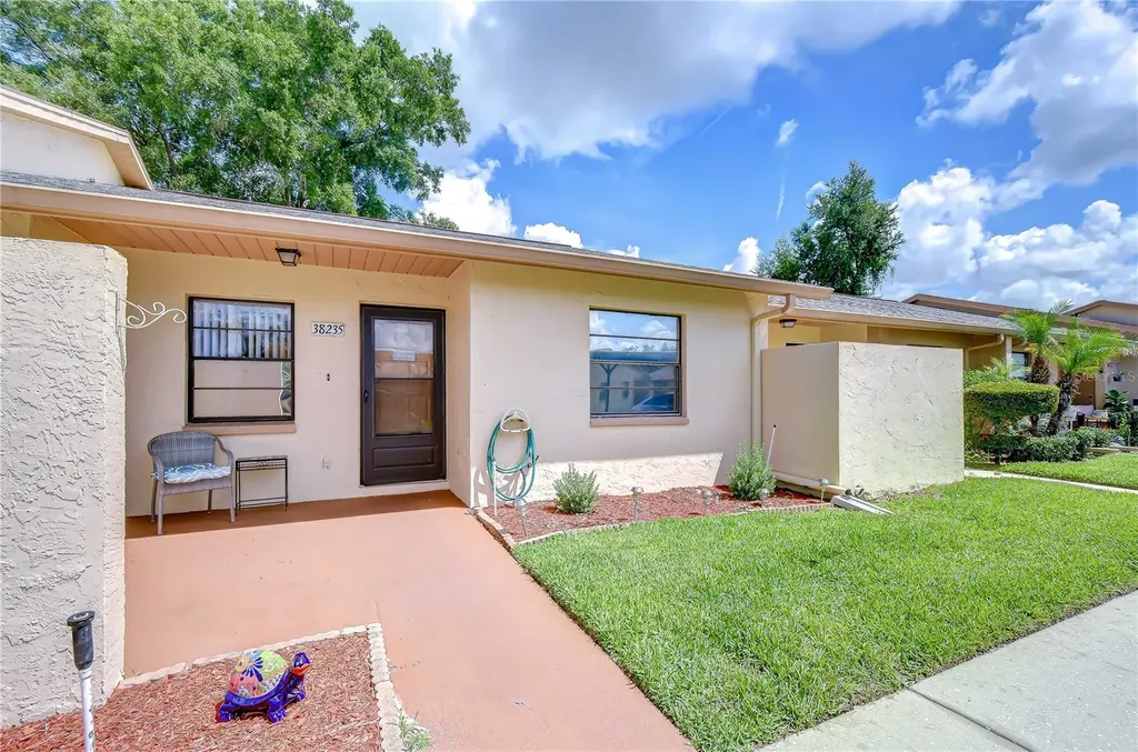 38235 Boxwood Drive Zephyrhills FL 33542
