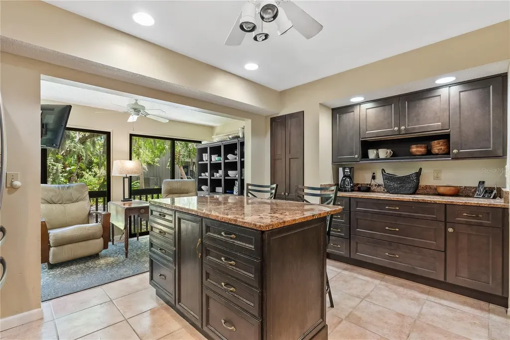 1475 Landings Circle Sarasota FL 34231