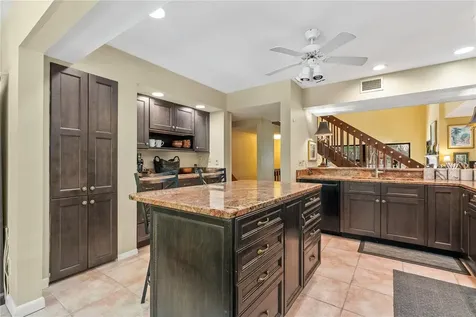 1475 Landings Circle Sarasota FL 34231