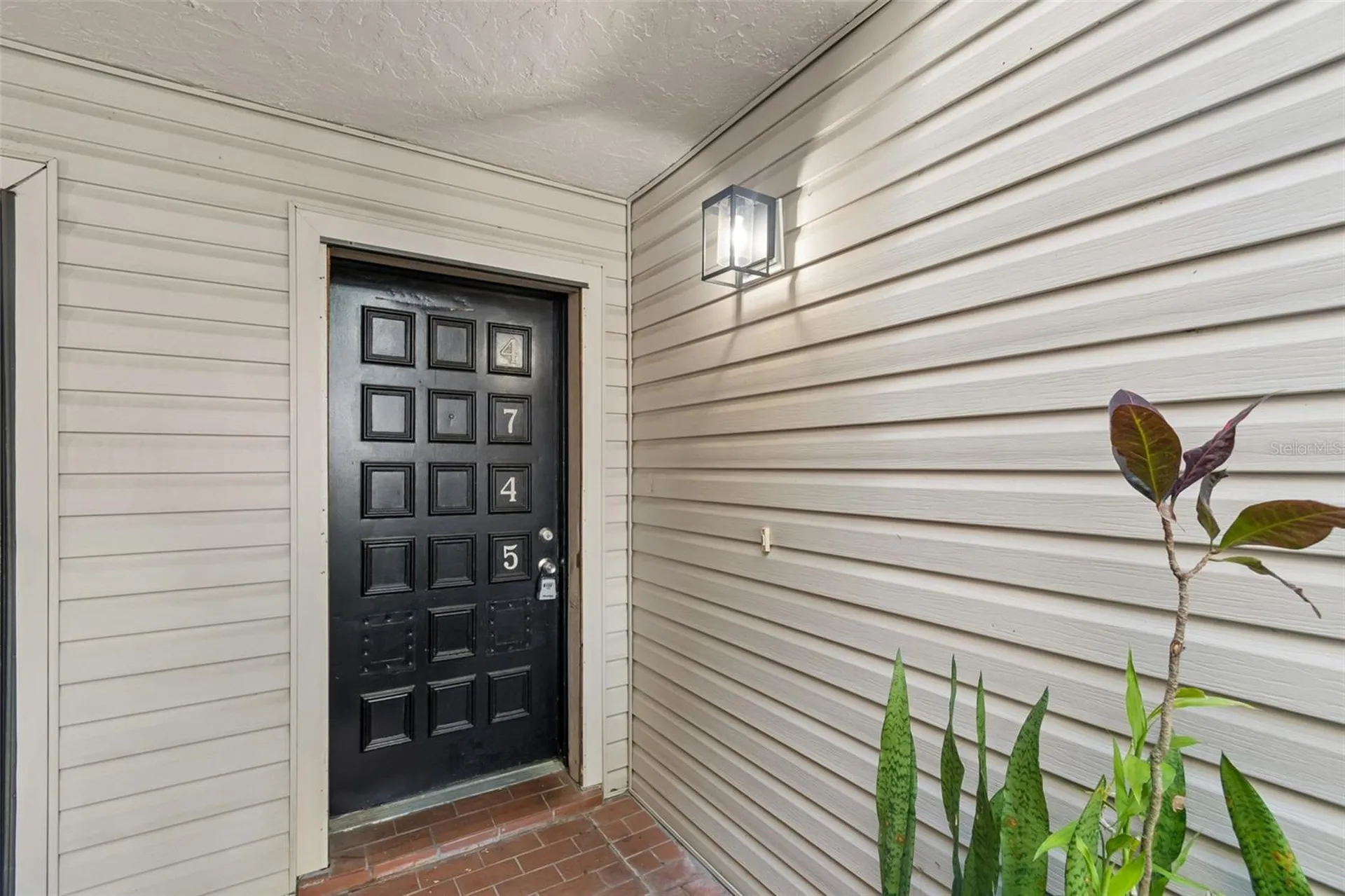 4745 Puritan Circle Tampa FL 33617