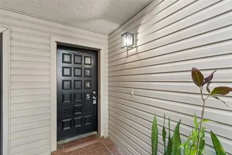 4745 Puritan Circle Tampa FL 33617