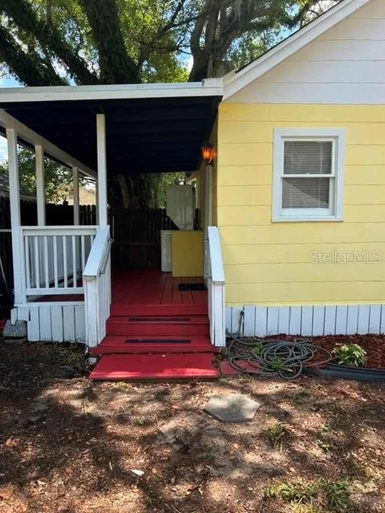 5426 8th Street Zephyrhills FL 33542