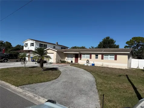 6781 33rd Avenue N St Petersburg FL 33710