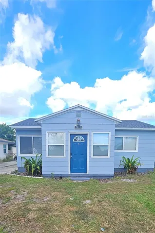 2611 17TH Avenue N St Petersburg FL 33713