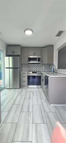 2611 17th Avenue N St Petersburg FL 33713