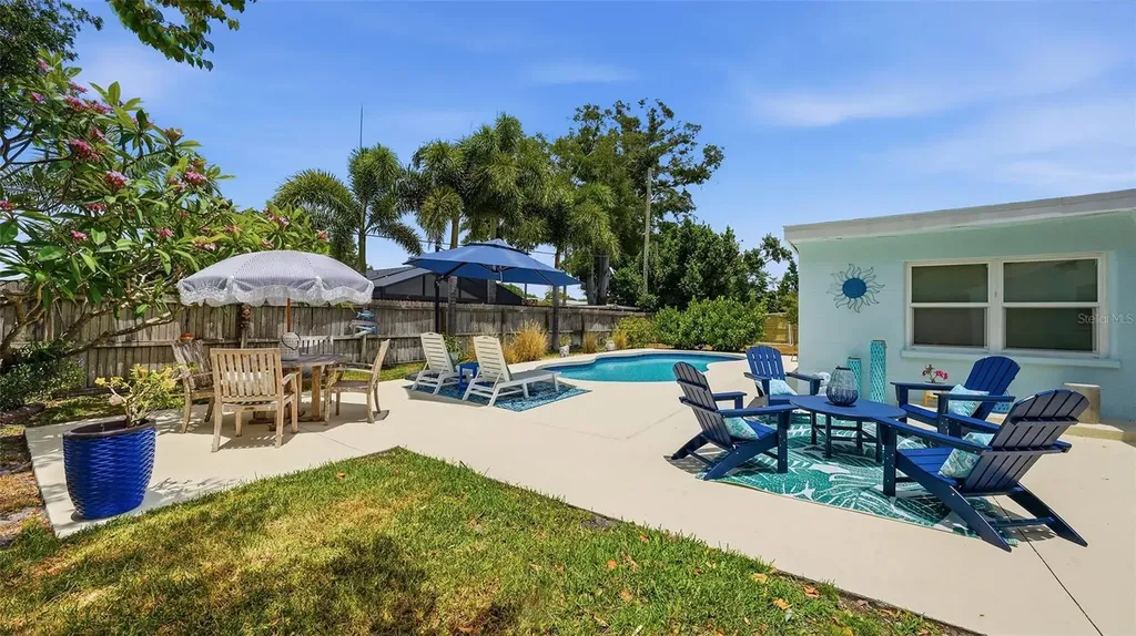 2561 Sunnyside Street Sarasota FL 34239