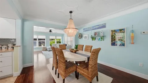 2561 Sunnyside Street Sarasota FL 34239