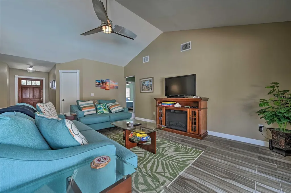 5120 Nashville Drive Tampa FL 33624